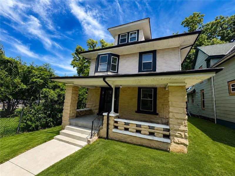 2531 Olive St, Kansas City, MO 64127