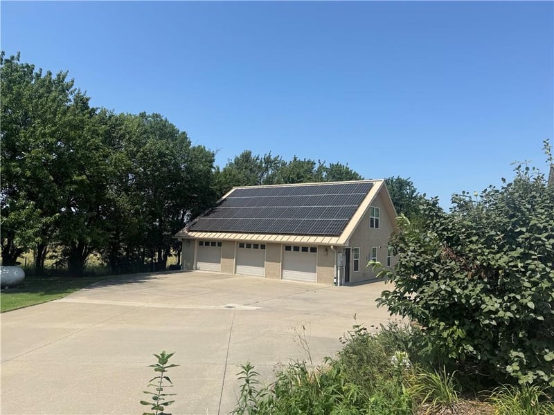 2152 N 700 Rd, Eudora, KS 66025