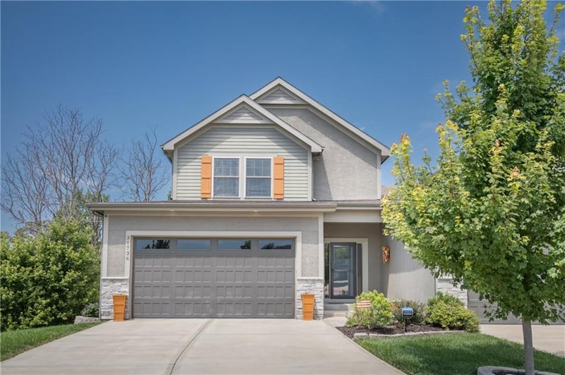 31736 W 83rd Ct, De Soto, KS 66018