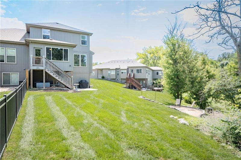 31736 W 83rd Ct, De Soto, KS 66018
