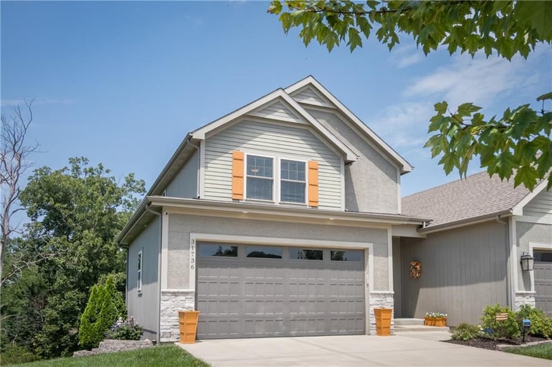 31736 W 83rd Ct, De Soto, KS 66018