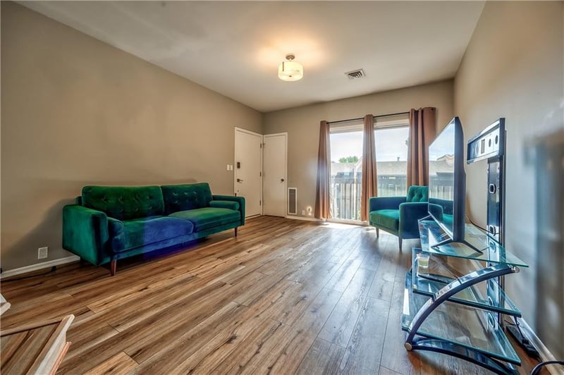 443 W 104 St #C, Kansas City, MO 64114