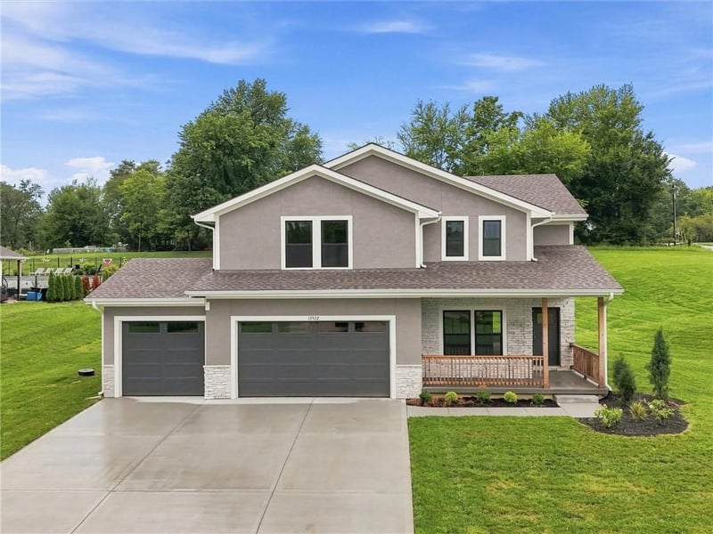 13522 Oakridge Dr, Kearney, MO 64060