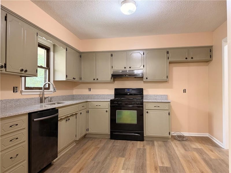 1923 N 62nd St, Kansas City, KS 66102