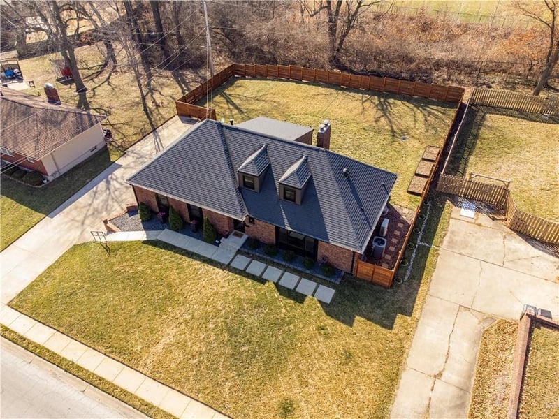 17905 E Cheyenne Dr, Independence, MO 64056