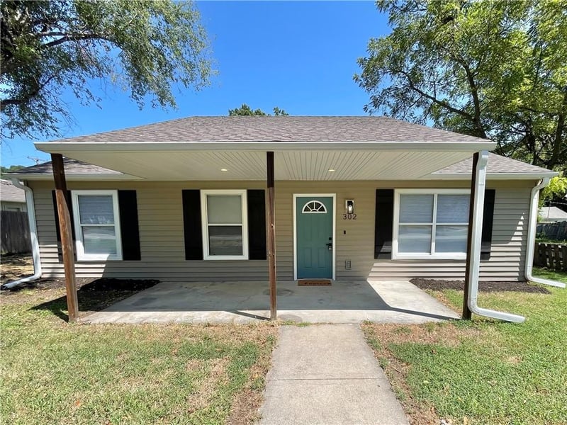 302 Gum St, Garden City, MO 64747