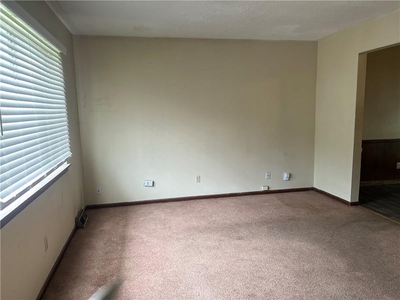 3102 N 68th St, Kansas City, KS 66109