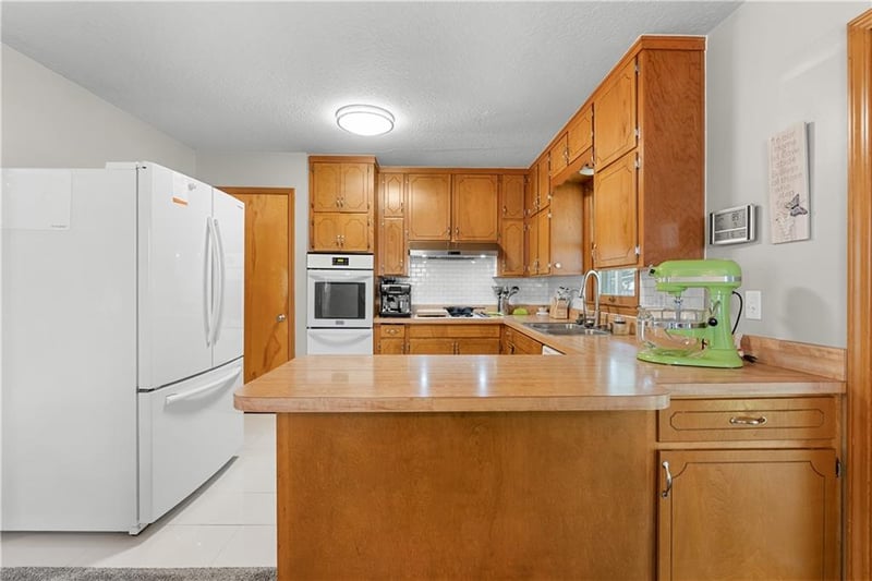 4200 S Mccoy St, Independence, MO 64055