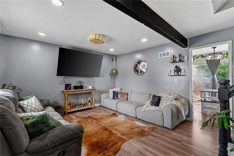 847 E Pinewood St, Gardner, KS 66030