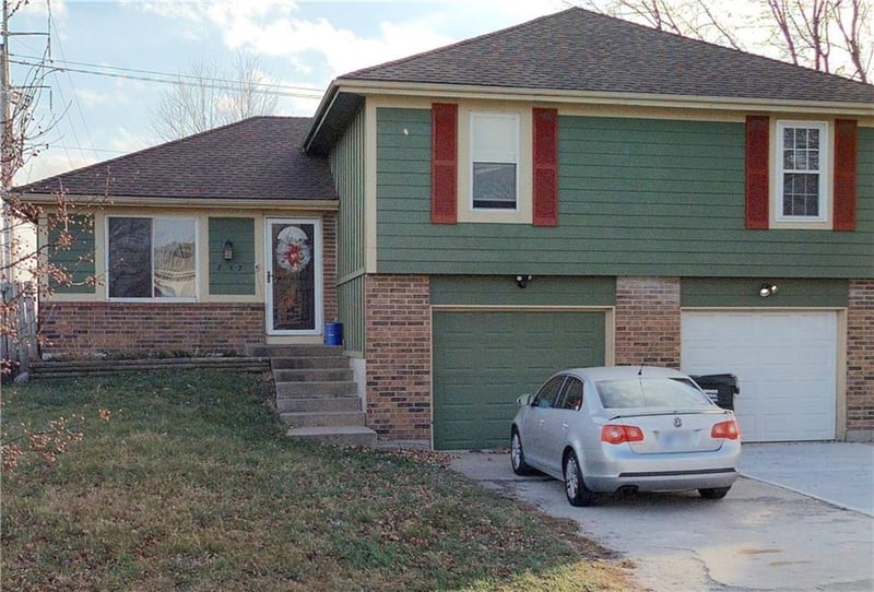 847 E Pinewood St, Gardner, KS 66030