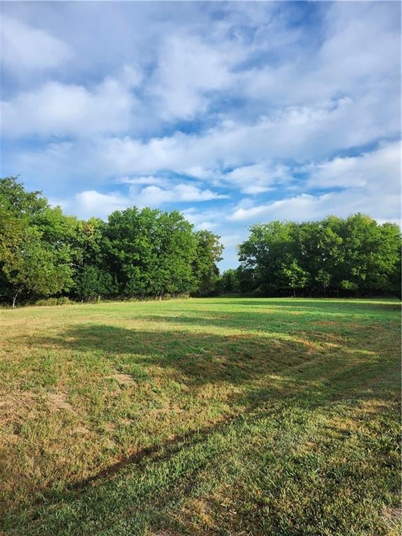 13 Texas Dr, Linn Valley, KS 66040