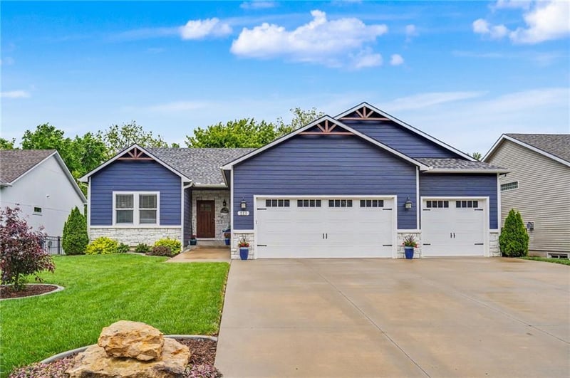 113 Hillside Dr, Baldwin City, KS 66006