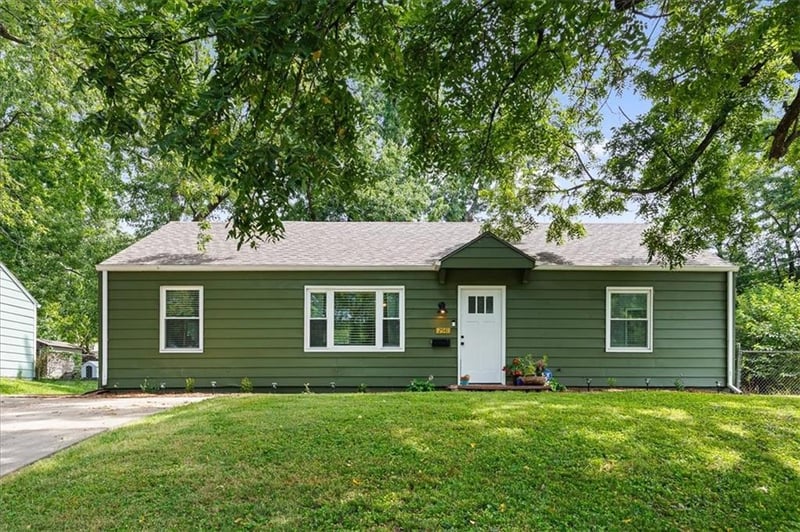 2541 Highland Dr, Kansas City, KS 66106