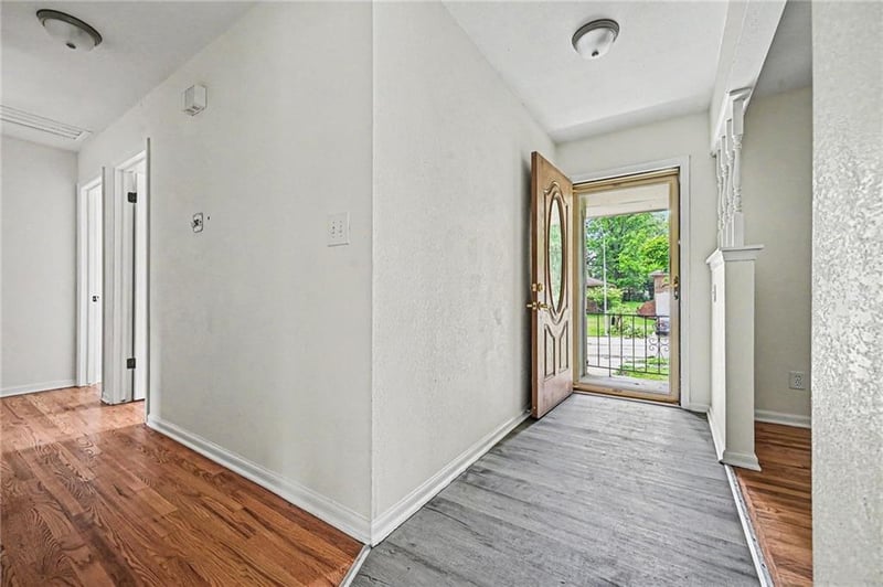 6111 E 108th Ter, Kansas City, MO 64134