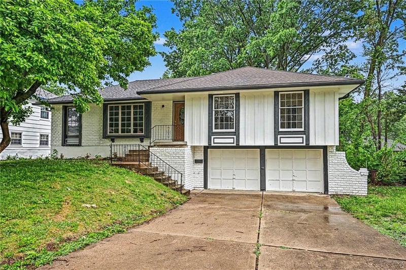 6111 E 108th Ter, Kansas City, MO 64134