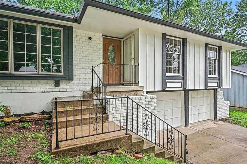 6111 E 108th Ter, Kansas City, MO 64134