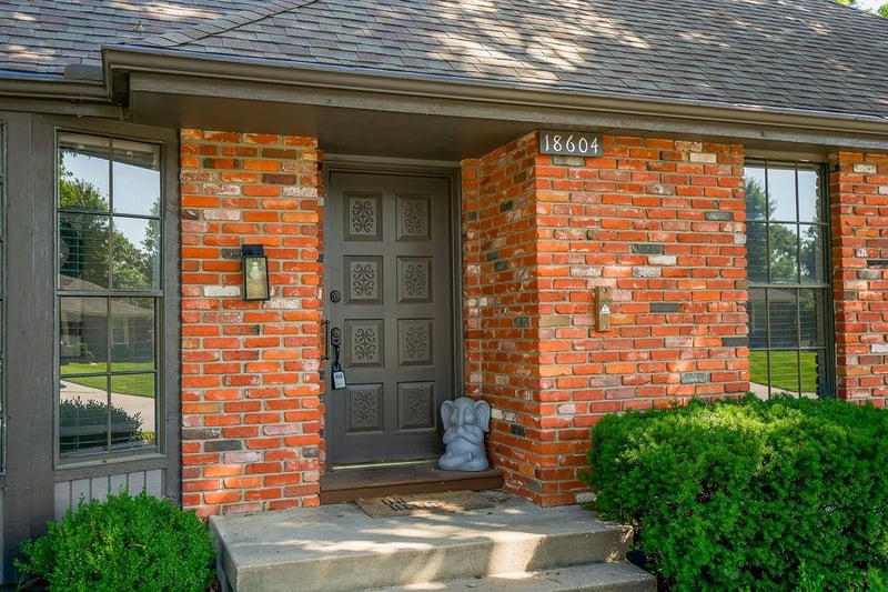 18604 E 27th St S, Independence, MO 64057