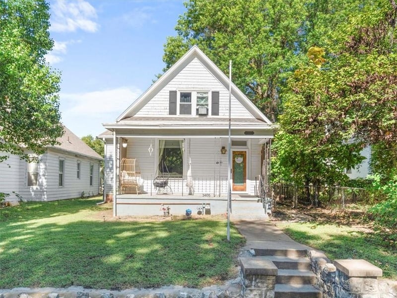 3405 Mitchell Ave, St Joseph, MO 64507