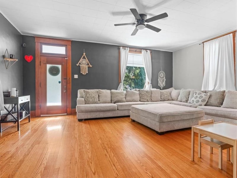3405 Mitchell Ave, St Joseph, MO 64507