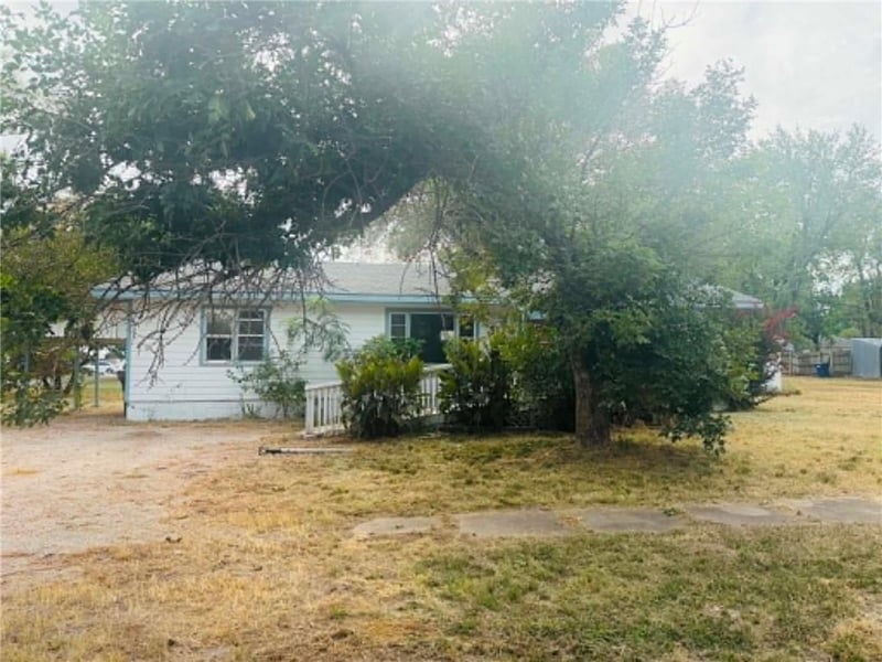 310 N 4th Ave, Columbus, KS 66725