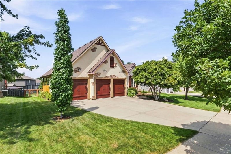 10230 Marion St, Lenexa, KS 66220