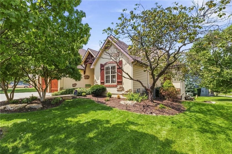 10230 Marion St, Lenexa, KS 66220
