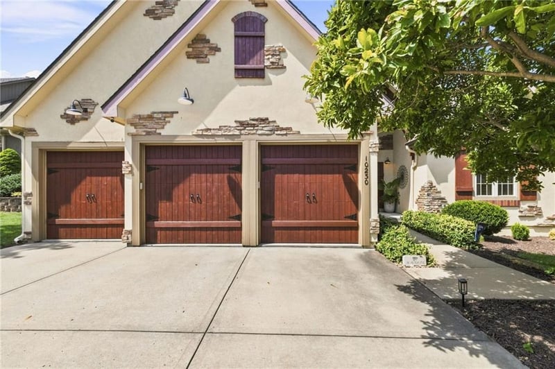 10230 Marion St, Lenexa, KS 66220
