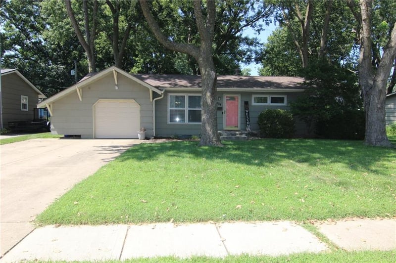 7104 Melrose Ln, Shawnee, KS 66203