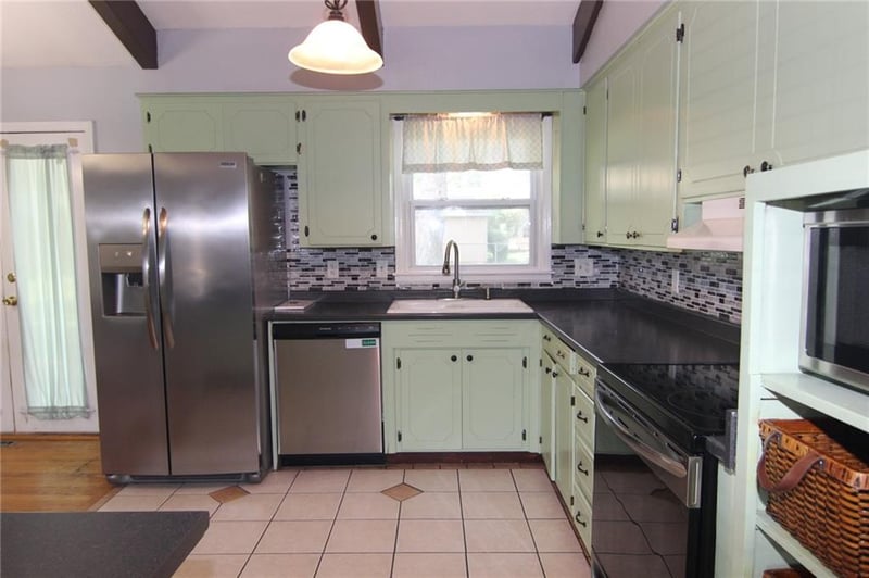 7104 Melrose Ln, Shawnee, KS 66203