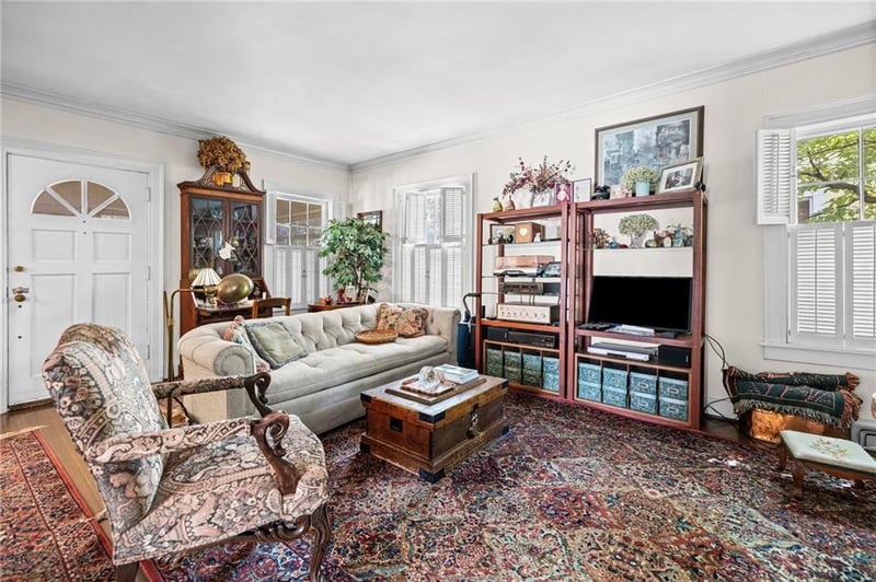 5532 Central St, Kansas City, MO 64113