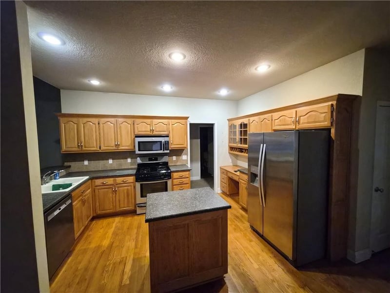 4904 Kelsey Ct, St Joseph, MO 64506