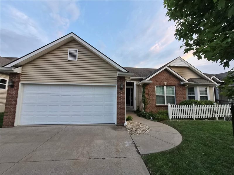4904 Kelsey Ct, St Joseph, MO 64506