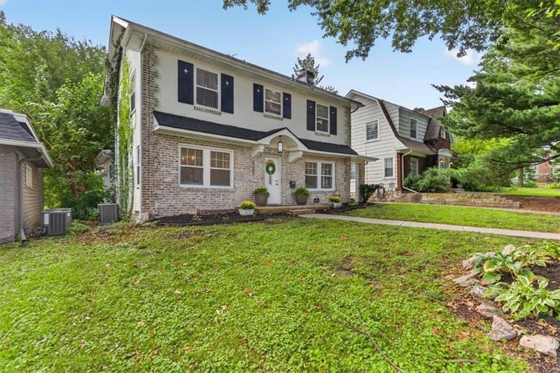 5737 Cherry St, Kansas City, MO 64110