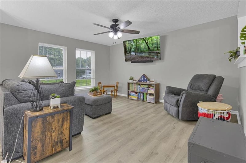 602 Woodson St, Kearney, MO 64060