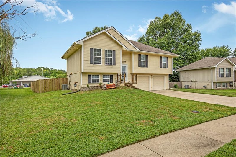 602 Woodson St, Kearney, MO 64060