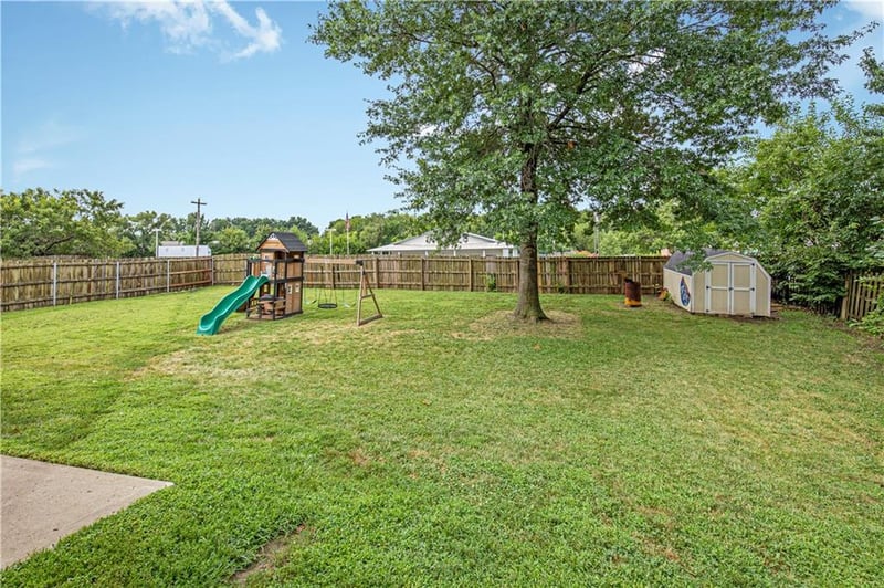 602 Woodson St, Kearney, MO 64060