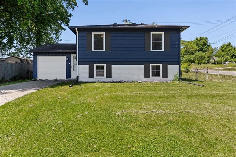 914 N Arrowhead Dr, Independence, MO 64056