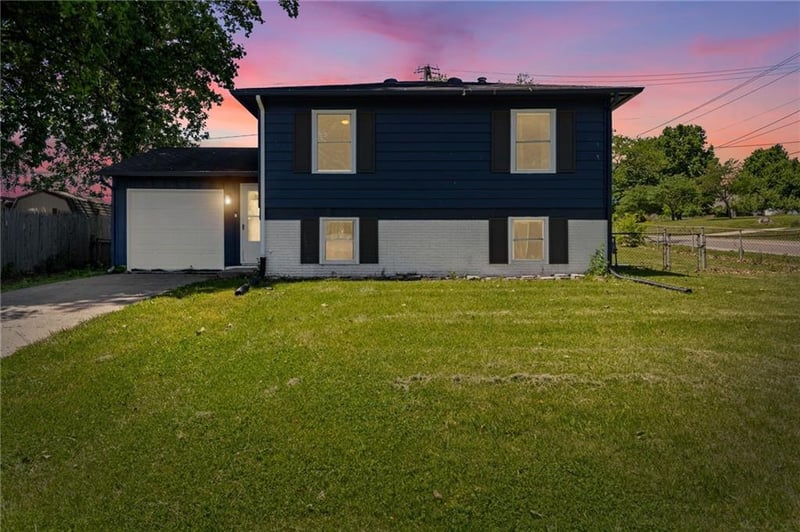 914 N Arrowhead Dr, Independence, MO 64056
