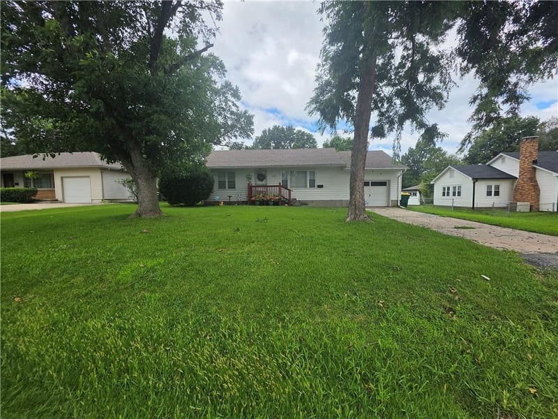 2126 S 48th St, Kansas City, KS 66106