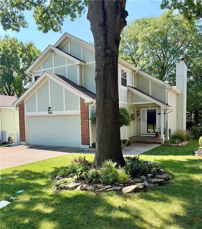 8303 W 121st St, Overland Park, KS 66213