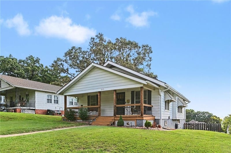 2515 N 4th St, St Joseph, MO 64505