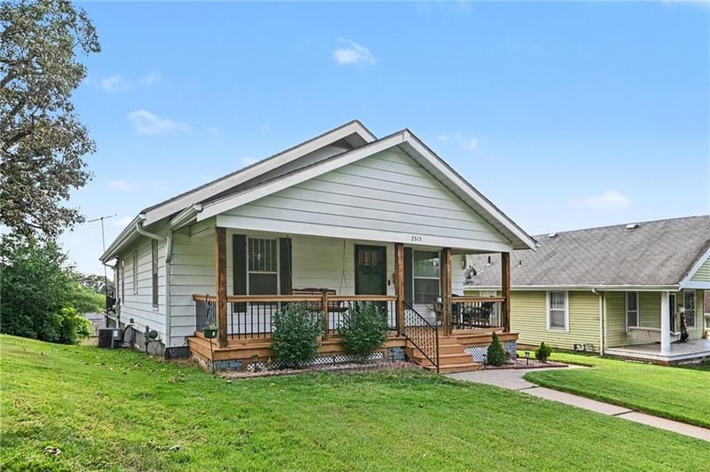2515 N 4th St, St Joseph, MO 64505