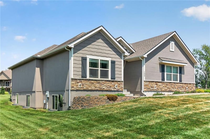 102 Dorchester Dr, Plattsburg, MO 64477