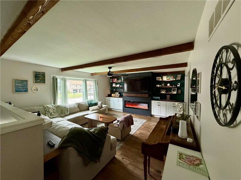 7111 Michael Ln, Pleasant Valley, MO 64068