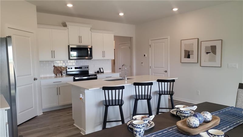 36420 W 102nd Pl, De Soto, KS 66018