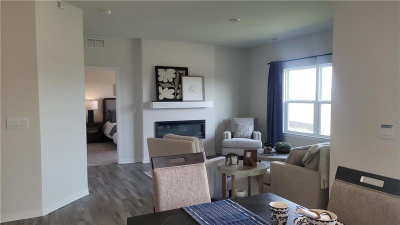 36420 W 102nd Pl, De Soto, KS 66018