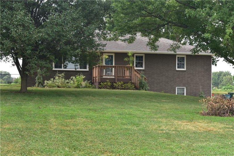 23265 W 287th St, Paola, KS 66071