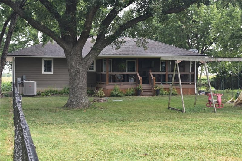 23265 W 287th St, Paola, KS 66071