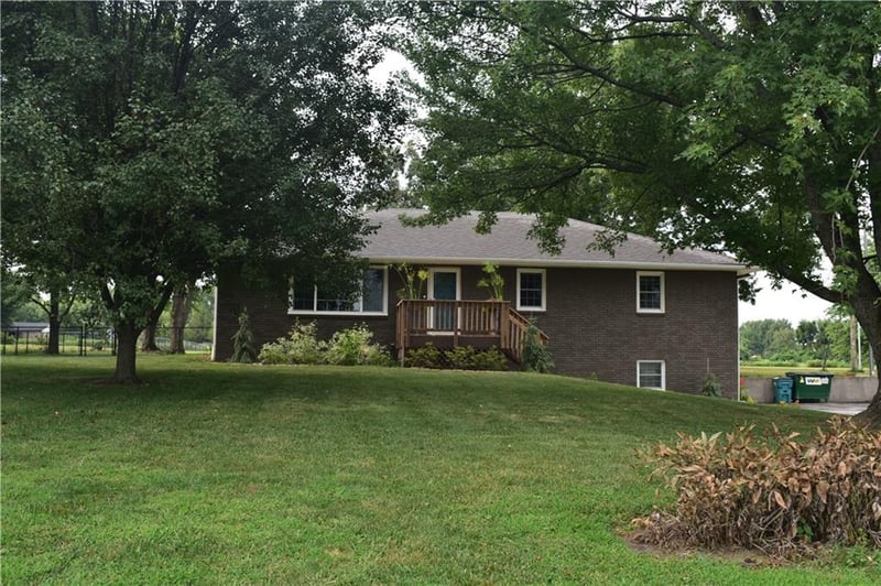 23265 W 287th St, Paola, KS 66071