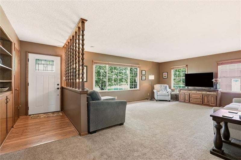23265 W 287th St, Paola, KS 66071